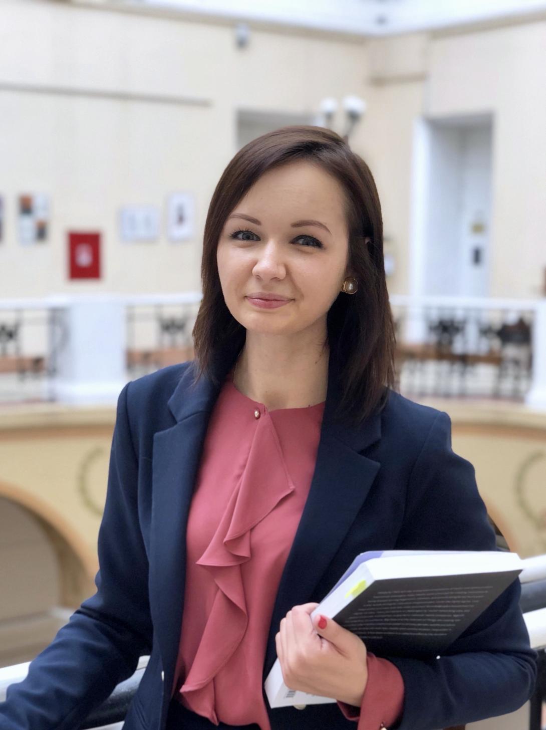 Dr. Anna Gladkova Dr. Anna Gladkova