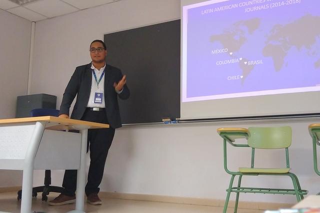 <i>Joseph Crawford presenting his paper at IAMCR2019</i> Joseph Crawford presenting his paper at IAMCR2019
